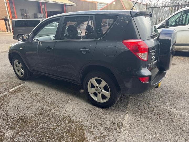 Toyota RAV4 - 2.2 D-4D XT4 4WD 5dr - BODY ROUGH+MECHANICALLY GOOD - Image 11