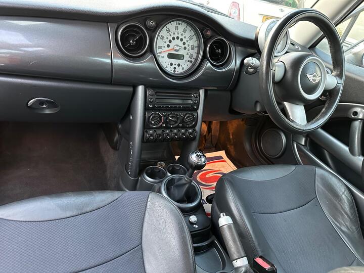MINI Hatch - 1.6 Cooper Euro 4 3dr - Alloys,A/C,Low Mileage,Tax&Ins - Image 24