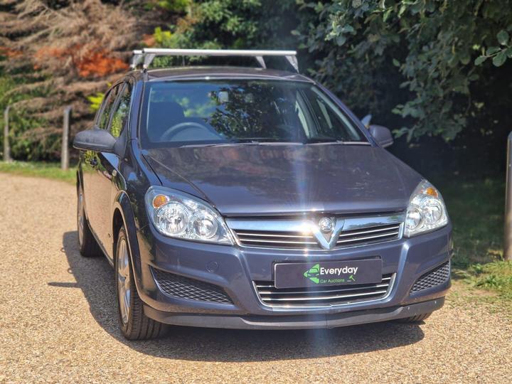 Vauxhall Astra - 1.4i 16v Active 5dr - New in stock and ready to go - Image 7