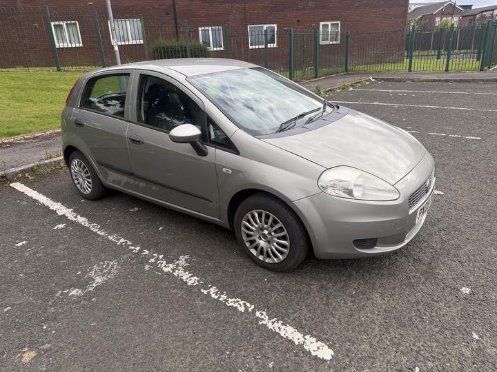 Cheap Fiat Grande Punto - 1.4 Active Euro 4 5dr - Very economical for sale in Oldham, Greater Manchester