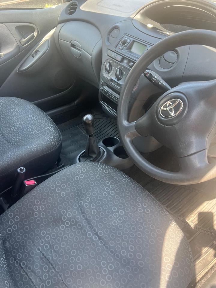 Cheap Toyota Yaris - 1.0 VVT-i T3 3dr - driving well , no problems for sale in Halifax, West Yorkshire