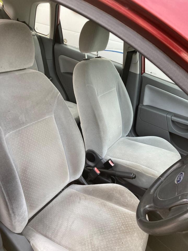 Ford Fiesta - 1.4 Ghia 5dr - great run around CHEAP - Image 14