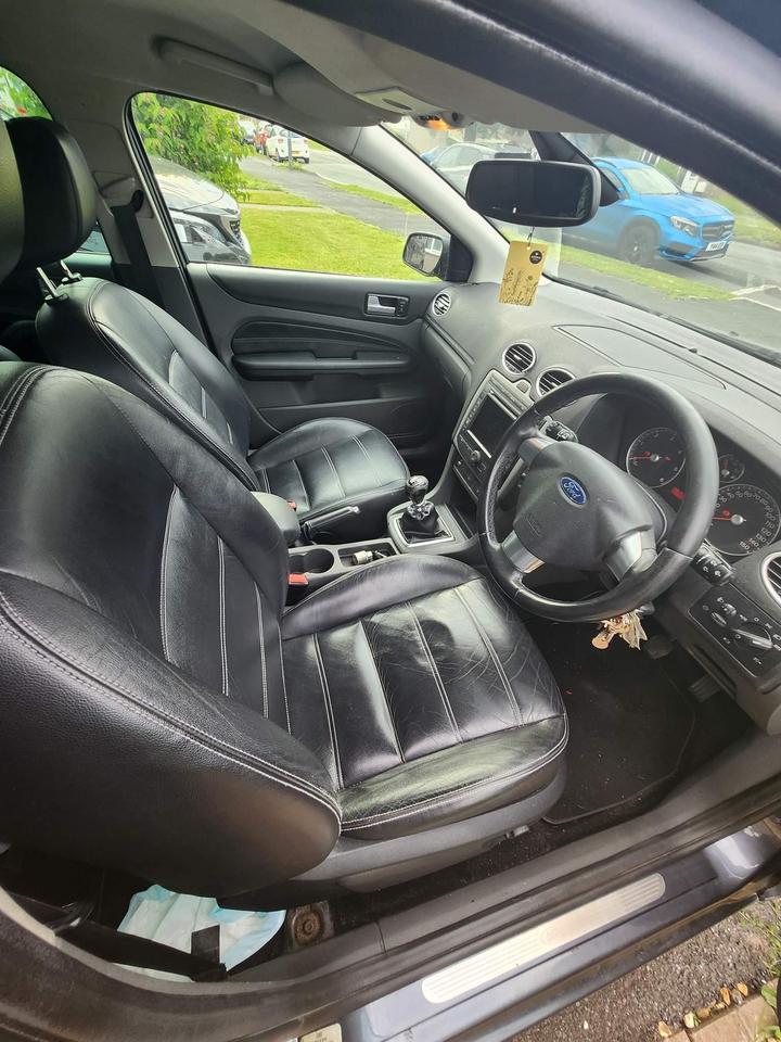 Ford Focus - 2.0 TDCi DPF Titanium 5dr - Image 6