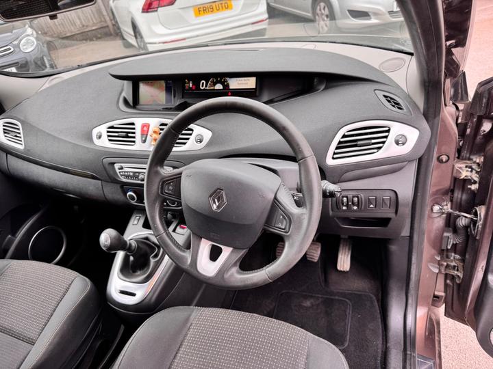 Renault Grand Scenic - 1.5 dCi Dynamique TomTom Euro 5 5dr - 7 SEATS+SERVICE HISTORY - Image 9