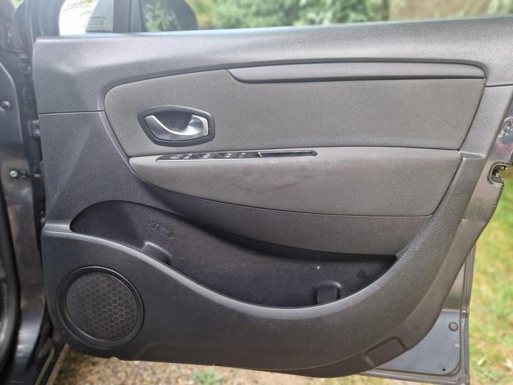 Renault Grand Scenic - 1.5 dCi Expression Euro 5 5dr - New in stock and ready to go - Image 36