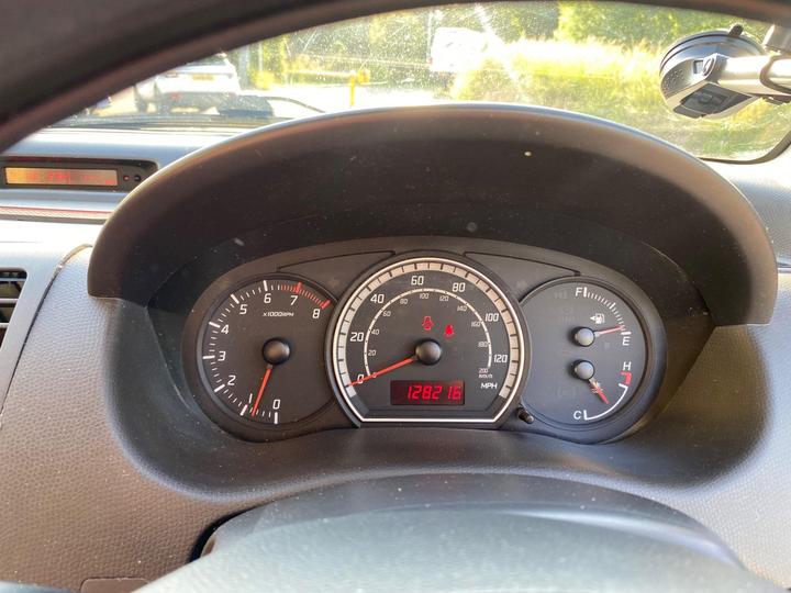 Suzuki Swift - 1.3 GL 3dr - Image 13