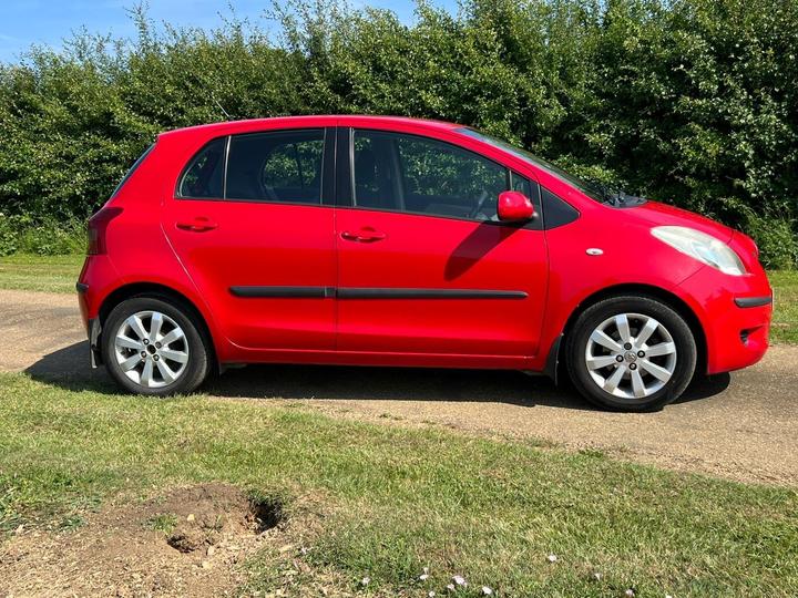 Toyota Yaris - 1.3 VVT-i TR 5dr - Runs and drives great - Image 8