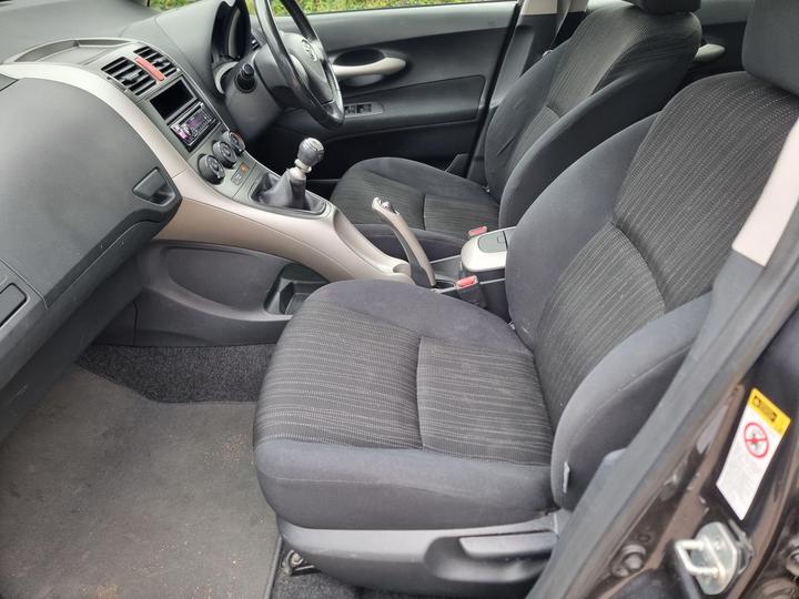 Toyota Auris - 2.0 D-4D TR 5dr - + PLEASE READ ADVERT IN FULL + - Image 17