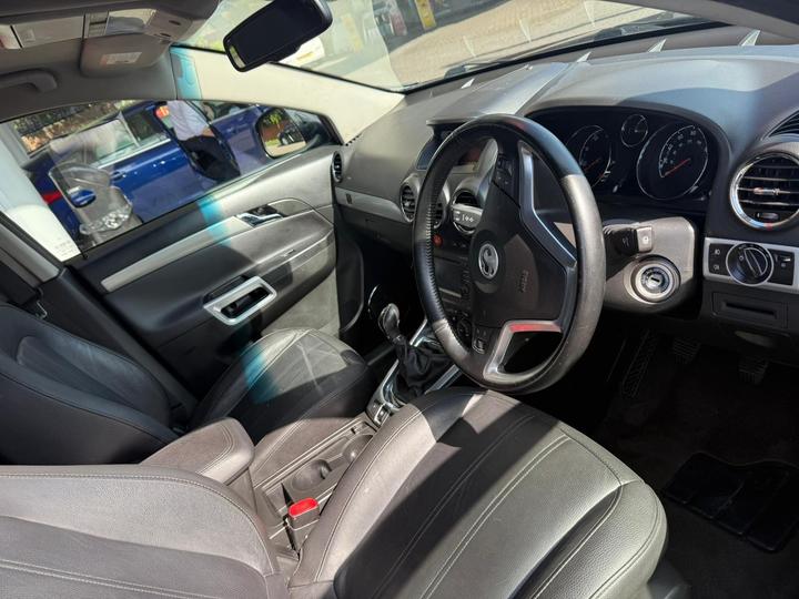 Vauxhall Antara - 2.2 CDTi SE 4WD Euro 5 (s/s) 5dr (SNav) - MOT|FSH|CHEAP|TOW BAR - Image 12