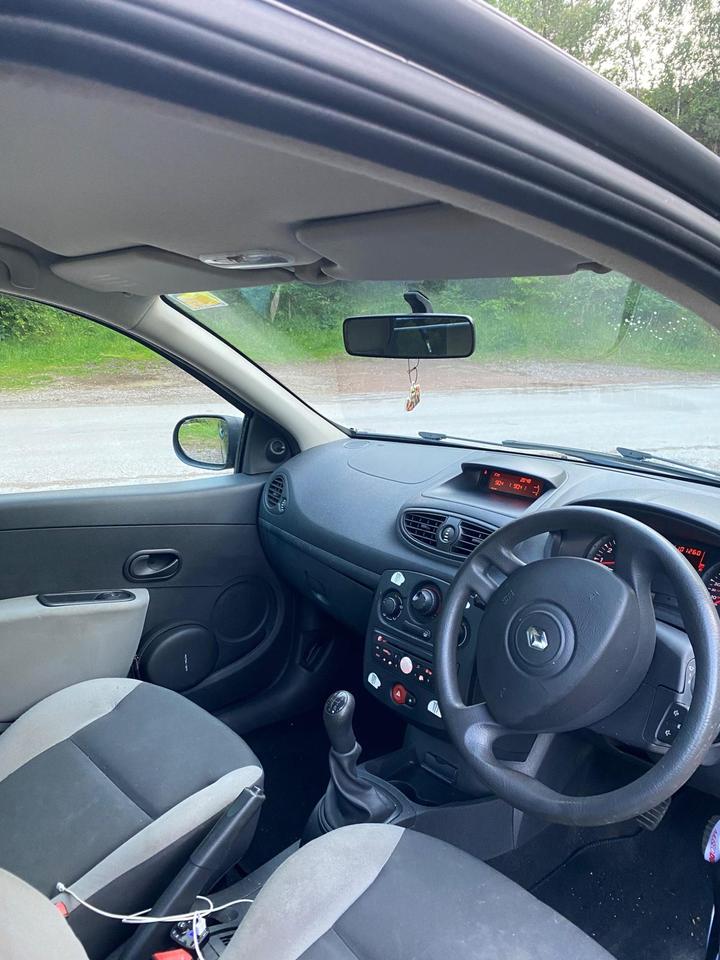 Renault Clio - 1.1 3dr - Ready for Summer Adventures - Image 3
