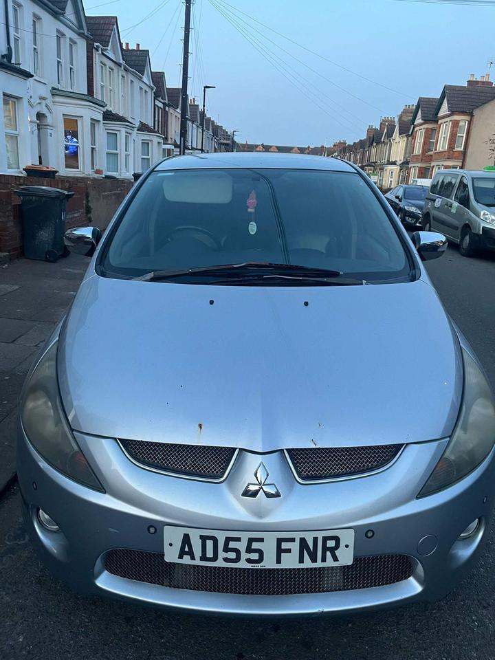 Cheap Mitsubishi Grandis - 2.0 DI-D Warrior 5dr - desent Family car for sale in Bedford, Bedfordshire