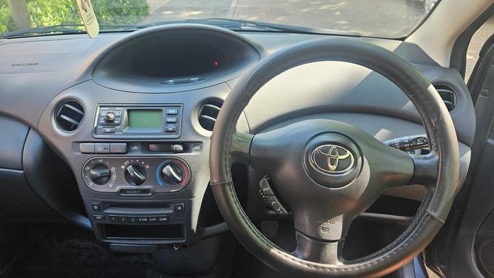 Toyota Yaris - 1.3 VVT-i Blue 5dr - Image 7