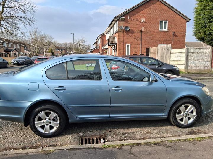 Skoda Octavia - 1.6 TDI SE Hatchback 5dr Diesel Manual Euro 5 (105 ps) - COMES WITH 12 MONTHS MOT - Image 9
