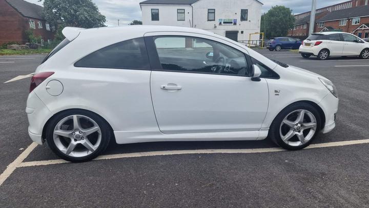 Vauxhall Corsa - 1.4i 16v SRi 3dr (a/c) - Image 6