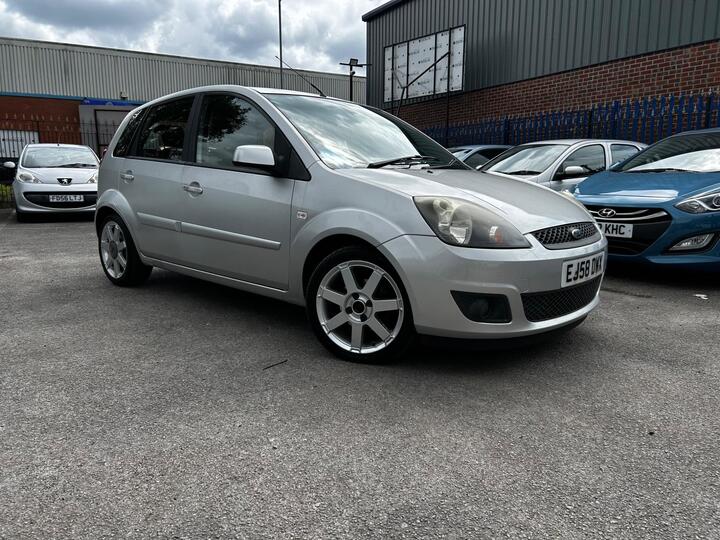 Cheap Ford Fiesta - 1.25 Zetec Blue Edition 5dr - Full MOT|FSH|First Car for sale in Bolton, Greater Manchester