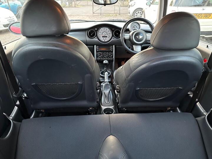 MINI Hatch - 1.6 Cooper Euro 4 3dr - Alloys,A/C,Low Mileage,Tax&Ins - Image 25