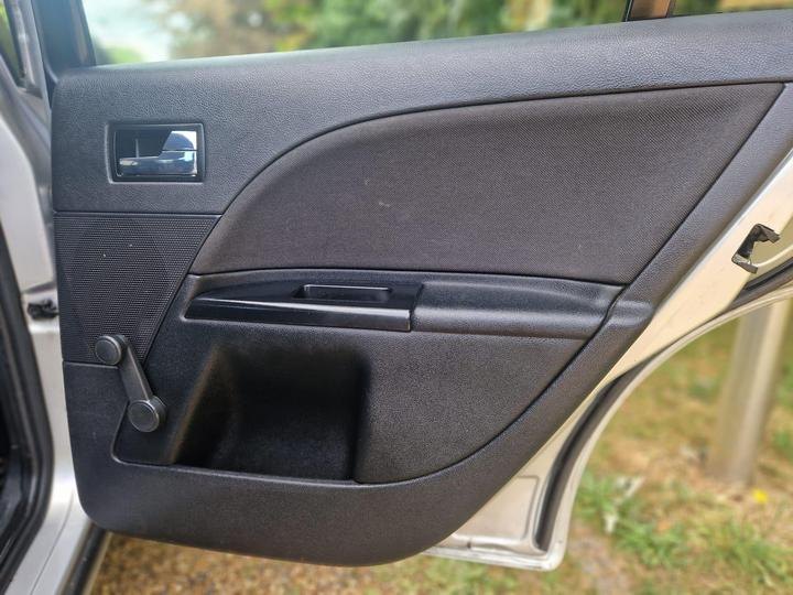 Ford Mondeo - 2.2 TDCi SIV Edge 5dr - New in stock and ready to go - Image 38