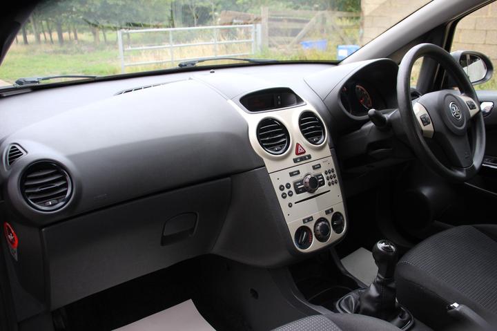 Vauxhall Corsa - 1.3 CDTi ecoFLEX 16v Energy 5dr (a/c) - Long MOT + FRESH SERVICE - Image 15