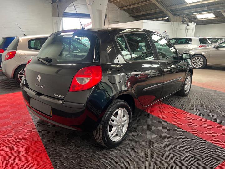 Renault Clio - 1.4 16v Dynamique 5dr - JULY 2026 MOT - Image 5