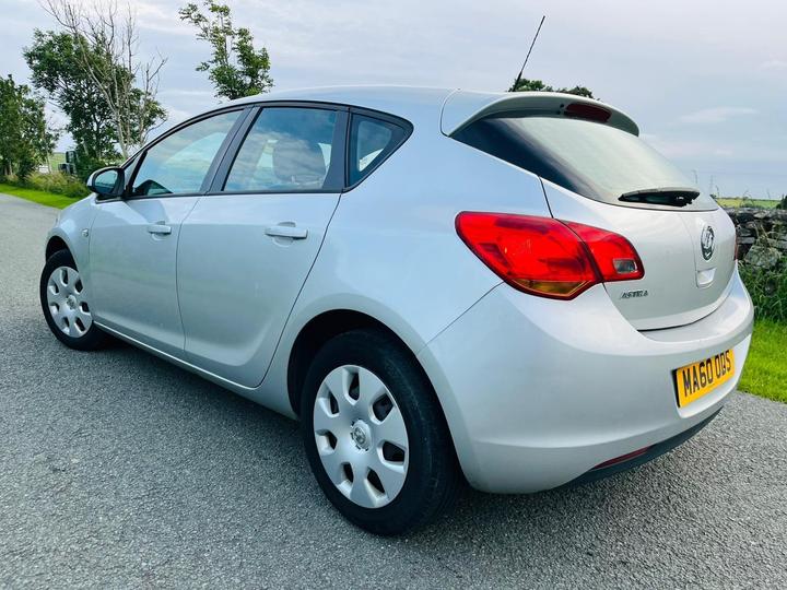 Vauxhall Astra - 1.4 16v Exclusiv Euro 5 5dr - SERVICE HISTORY FULL MOT 2KEYS - Image 3