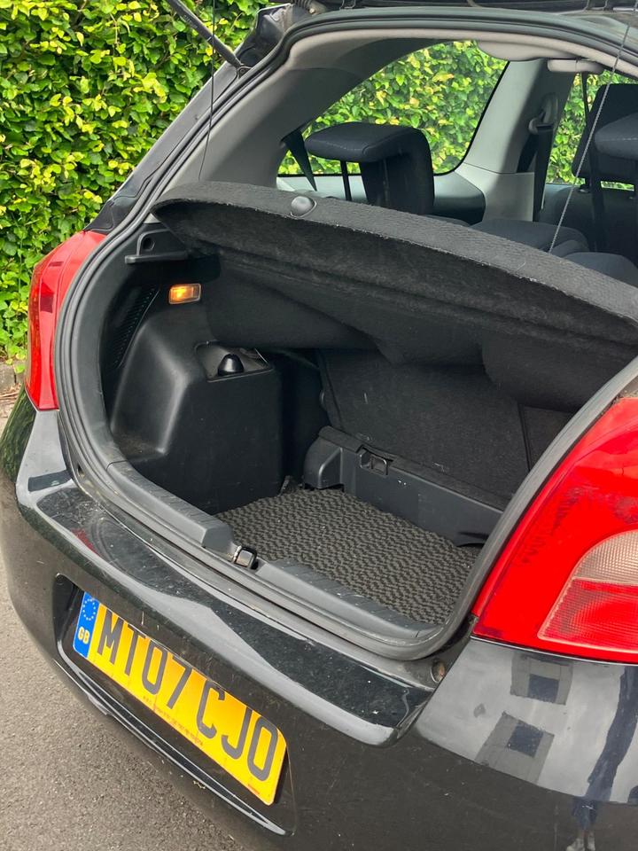 Toyota Yaris - 1.0 VVT-i T3 3dr - Low mileage, 2 previous owners - Image 8