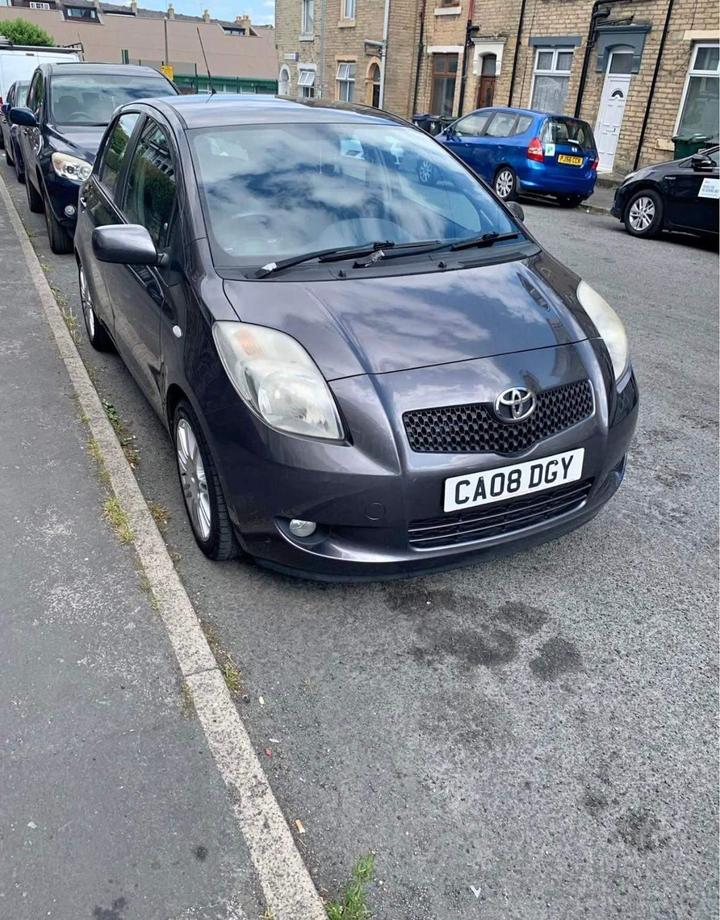 Cheap Toyota Yaris - 1.3 VVT-i SR 5dr - 12 Month MOT- Excellent runner for sale in Bradford, West Yorkshire