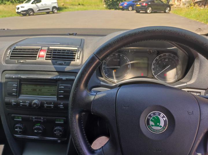Skoda Octavia - 2.0 TDI Elegance Euro 4 5dr - FSH Mot 1/26 Drives really wel - Image 14