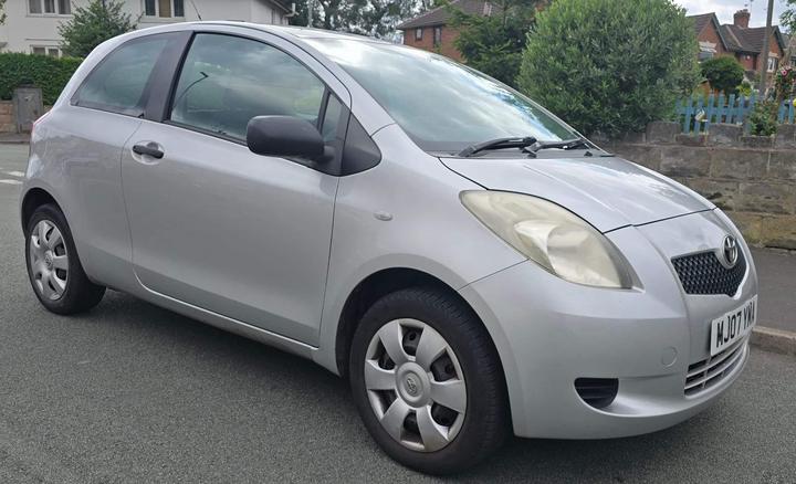 Cheap Toyota Yaris - 1.0 VVT-i T2 3dr - economical cheap tax insurance for sale in Walsall, West Midlands