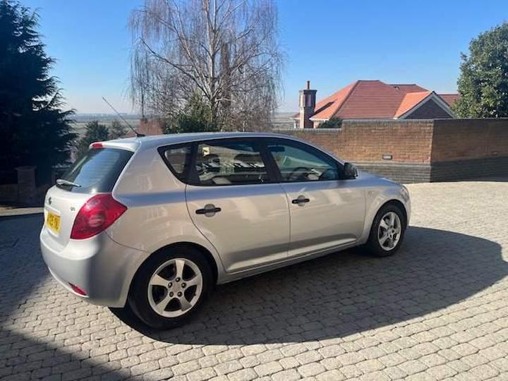 Kia Ceed - 1.6 GS 5dr - Image 4