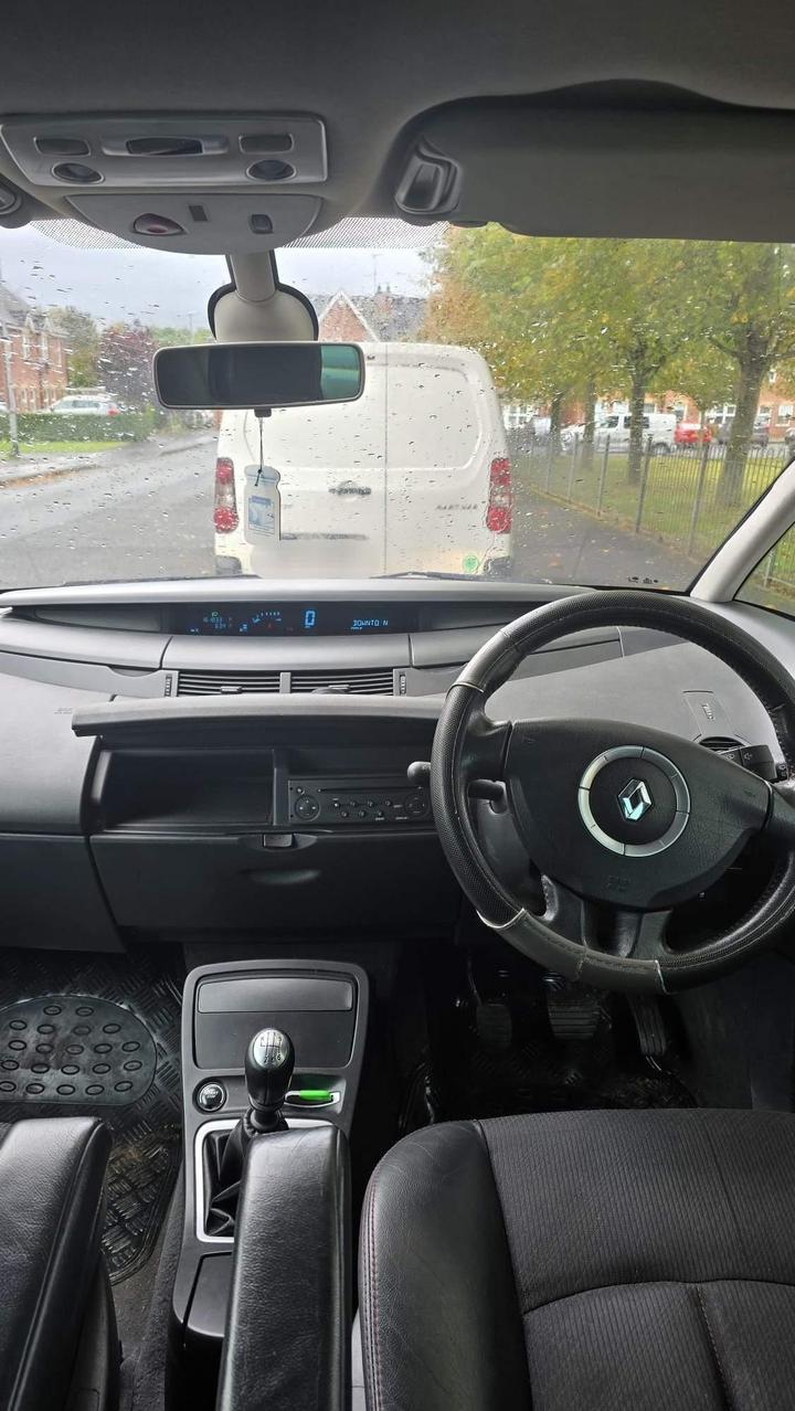 Renault Grand Espace - 2.0 dCi Dynamique 5dr - Image 6