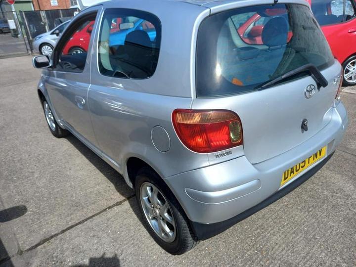 Toyota Yaris - 1.3 VVT-i T Spirit 3dr - LOW MILES 59K 12MOT - Image 2