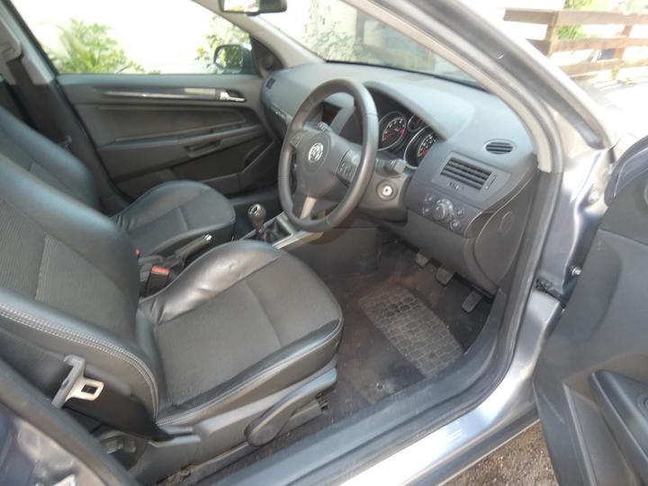 Vauxhall Astra - 1.8i 16v Design Hatchback 5dr Petrol Automatic (197 g/km, 123 bhp) - ~~CREDIT/DEBIT CARD ACCEPTED~~ - Image 9