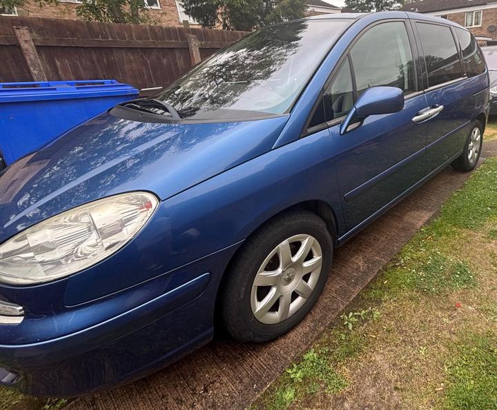 Peugeot 807 - 2.0 HDi Executive 5dr - Image 4