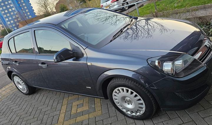 Vauxhall Astra - 1.7 CDTi ecoFLEX Life 5dr (a/c) - Image 2