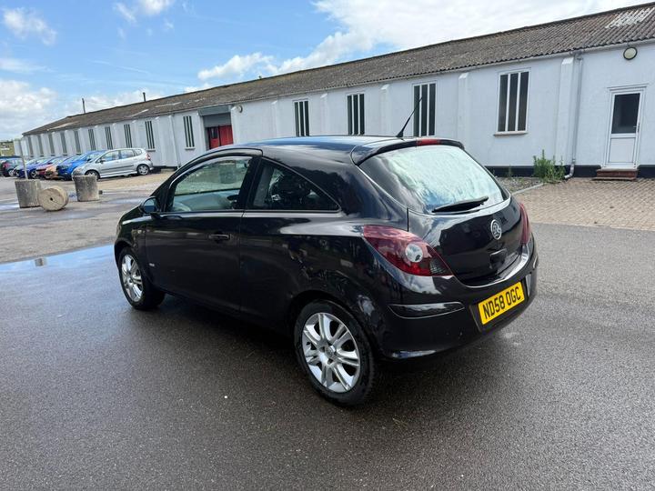 Vauxhall Corsa - 1.2i 16v Design 3dr (a/c) - NEW MOT, CLUTCH & TIMING CHAIN - Image 4