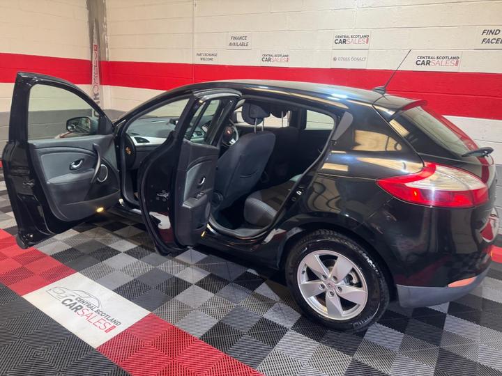 Renault Megane - 1.6 16V Dynamique TomTom Euro 5 5dr - Trade in to clear - Image 30