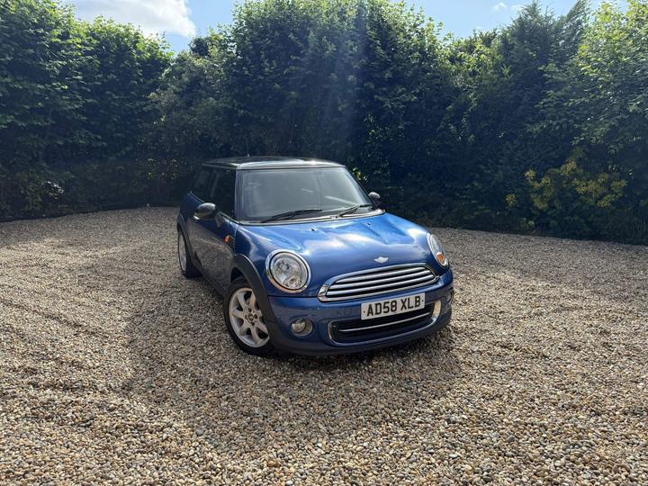 Cheap MINI Hatch - 1.6 Cooper Euro 4 3dr - LOW MILEAGE, LIGHTNING BLUE for sale in Stafford, Staffordshire