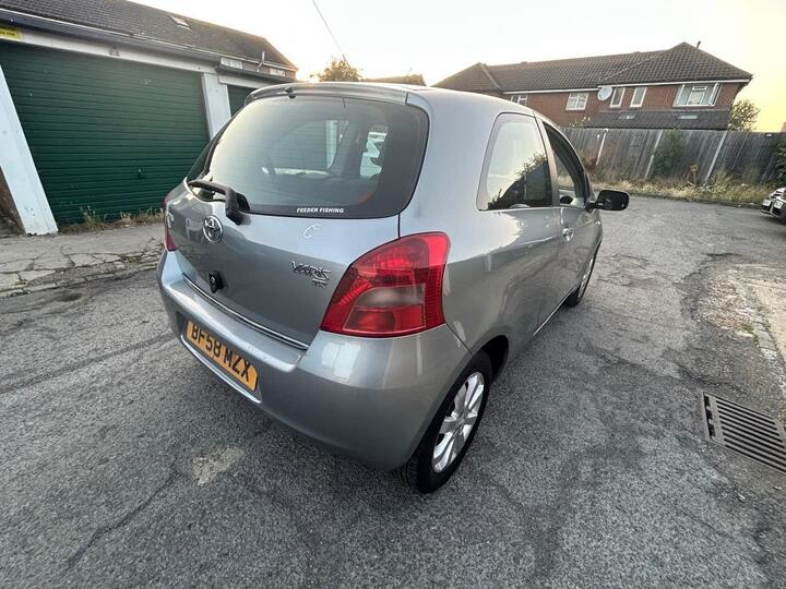 Toyota Yaris - 1.3 VVT-i TR 3dr - Image 4