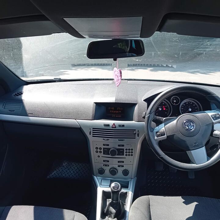 Vauxhall Astra - 1.6i 16v SXi Sport Hatch 3dr - "Great first time car" - Image 7
