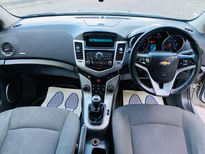 Chevrolet Cruze - 1.6 LT Euro 5 5dr - Image 7