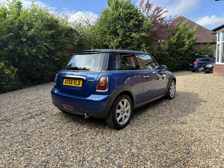 MINI Hatch - 1.6 Cooper Euro 4 3dr - LOW MILEAGE, LIGHTNING BLUE - Image 3