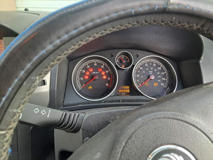 Vauxhall Zafira - 1.6 Breeze Plus Euro 4 5dr - Image 9