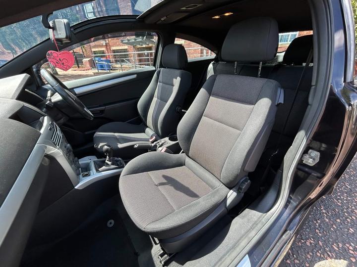 Vauxhall Astra - 1.9 CDTi SXi Sport Hatch 3dr - SH | PANORAMIC WINDSCREEN - Image 20