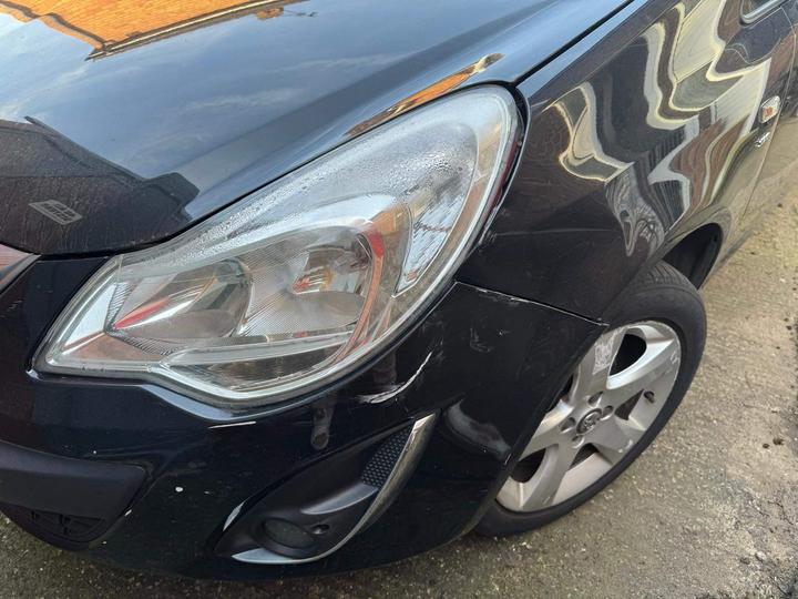 Vauxhall Corsa - 1.4 16V SXi Euro 5 3dr (A/C) - Image 4
