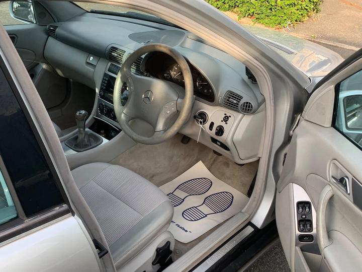 Mercedes-Benz C Class - 1.8 C180 Kompressor Avantgarde SE 4dr - LONG MOT-S/HISTORY-2 KEYS - Image 19