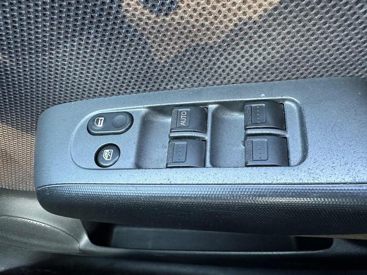 Honda Jazz - 1.4 i-DSI Sport 5dr - 1OWNER/FSH/NEW MOT - Image 19