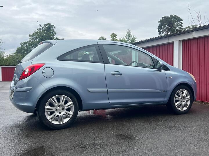 Vauxhall Corsa - 1.2i 16v Design 3dr (a/c) - FULL SERVICE HISTORY/LONG MOT - Image 8