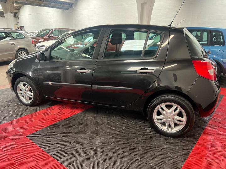 Renault Clio - 1.4 16v Dynamique 5dr - JULY 2026 MOT - Image 4