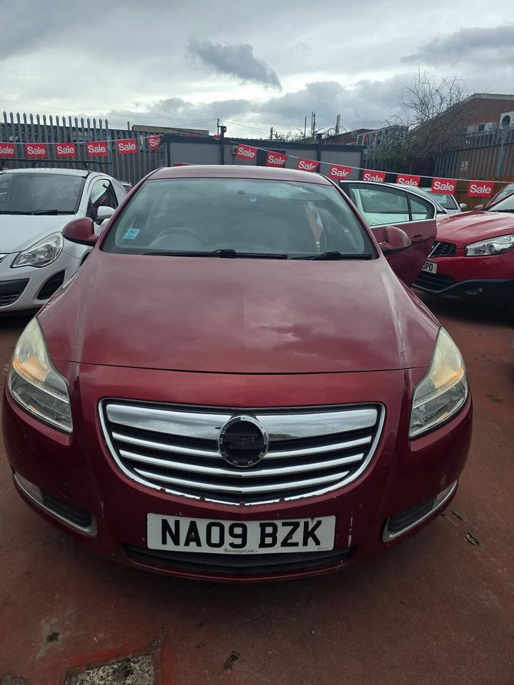 Vauxhall Insignia - 2.0 CDTi SRi Auto Euro 5 5dr - AUTOMATIC - Image 2