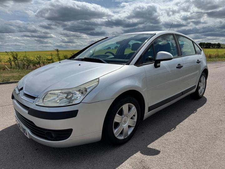 Cheap Citroen C4 - 1.6i 16V SX 5dr - Long mot! Service history! for sale in Bishop's Stortford, Hertfordshire